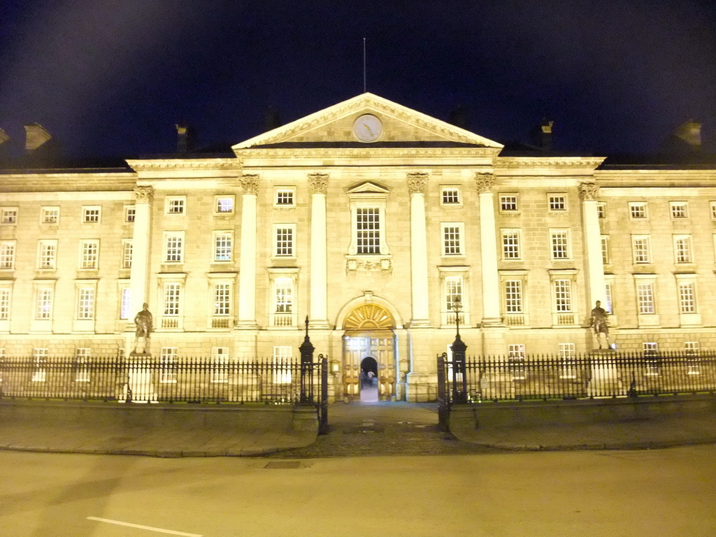 Front of the Regent House at Trinity College Dublin, at College Green, by night