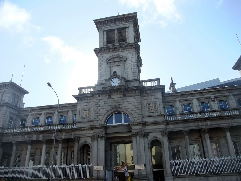 Front of Dublin Connolly railway station at Amiens Street