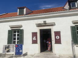 Front of the Tourist Information Centre at the Brsalje Ulica street