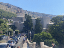 The northwestern city walls with the Tvrdava Minceta fortress, viewed from the Ulica Vrata od Pila street
