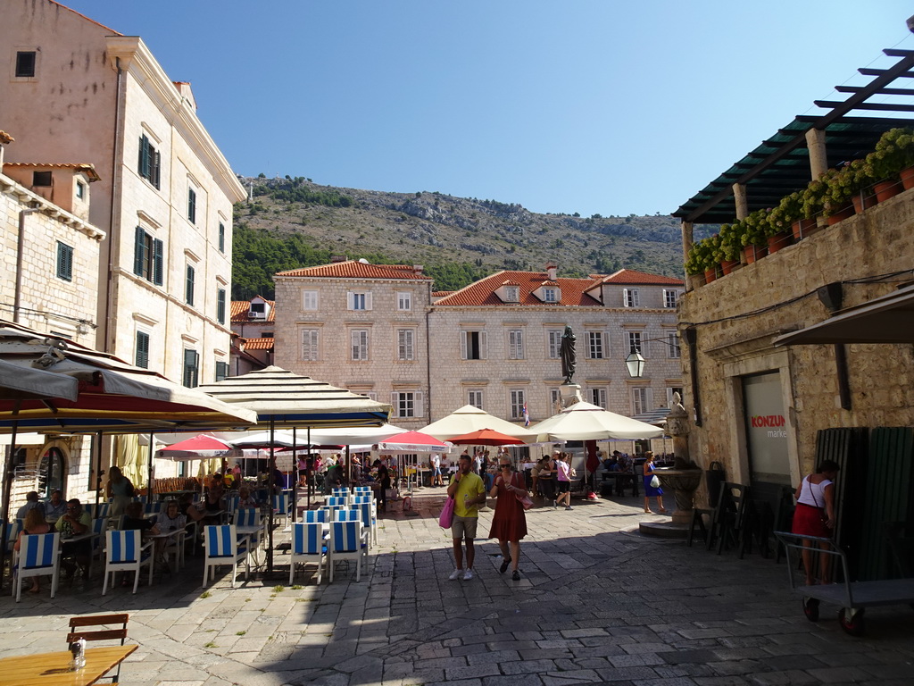 The Gunduliceva Poljana market square with market stalls and the statue of Ivan Gundulic, viewed from the south side