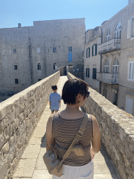 Miaomiao and Max at the eastern city walls