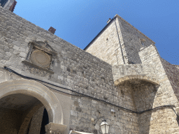 Facade of the gate from the Old Port to the Poljana Marina Drica street