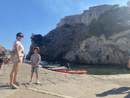 Miaomiao and Max at the pier and boats at the Dubrovnik West Harbour and Fort Lovrijenac