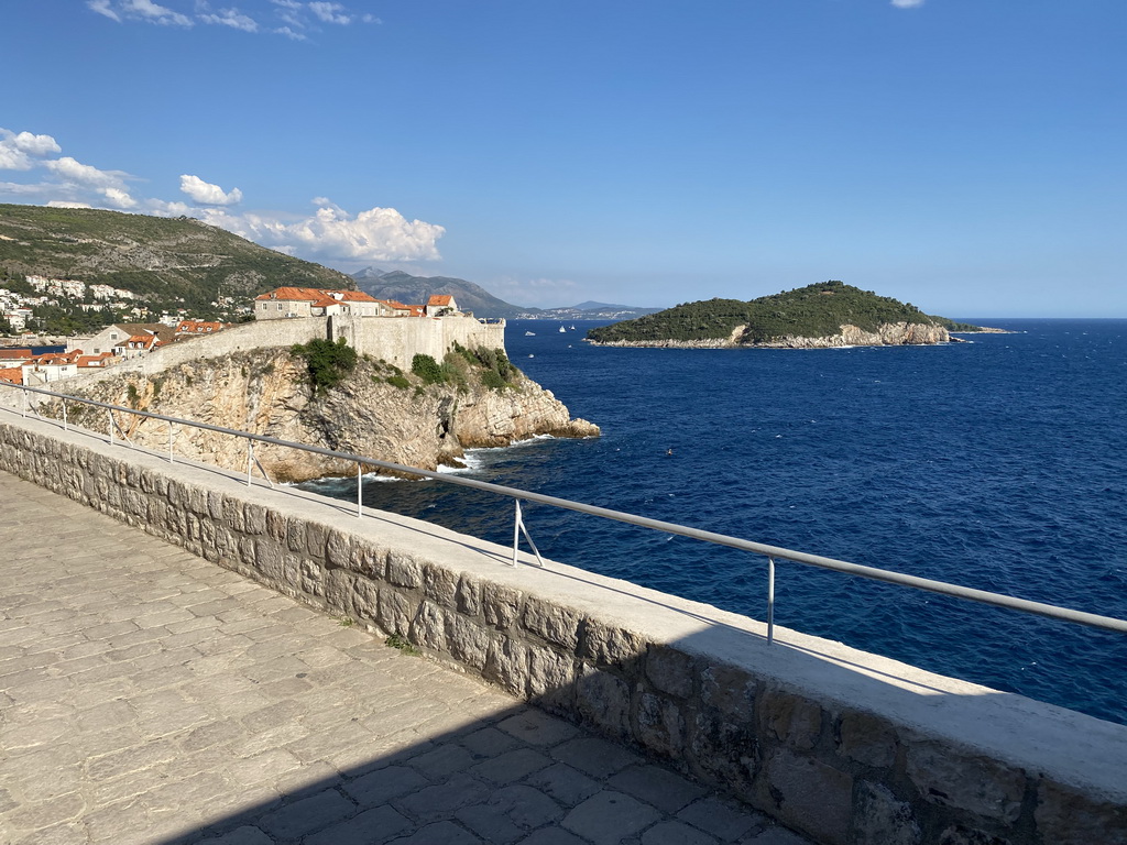 The first floor of Fort Lovrijenac, with a view on the Old Town with the southwestern city walls and the Lokrum island