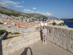 Miaomiao and Max at the third floor of Fort Lovrijenac, with a view on the Old Town with the Tvrdava Bokar fortress, the Pile Gate and the western and southwestern city walls, kayaks at Bokar Beach and Lokrum island