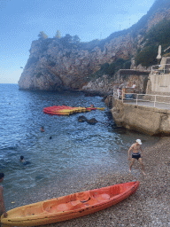 Kayaks at ulic Beach