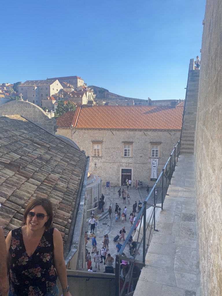 Top of the northwestern city walls, with a view on the Large Onofrio Fountain at the Stradun street