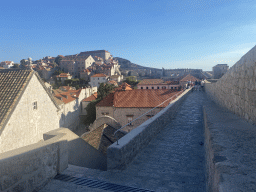 Top of the northwestern city walls, with a view on the Old Town