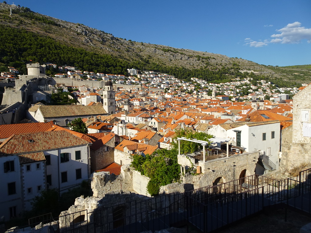 The Old Town with the western, northwestern and northern city walls, the Pile Gate, the Tvrdava Minceta fortress, the Franciscan Church and the Bell Tower, viewed from the top of the southwestern city walls