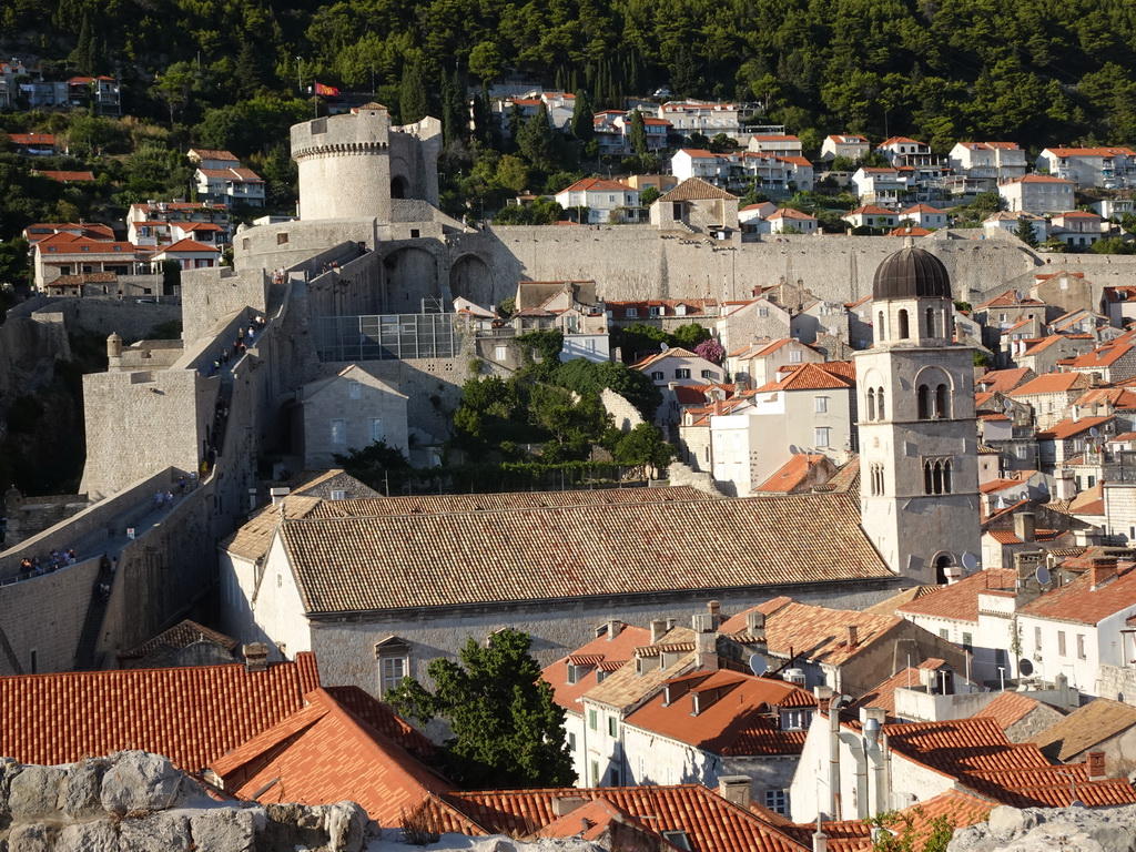 The Old Town with the western, northwestern and northern city walls, the Pile Gate, the Tvrdava Minceta fortress and the Franciscan Church, viewed from the top of the southwestern city walls