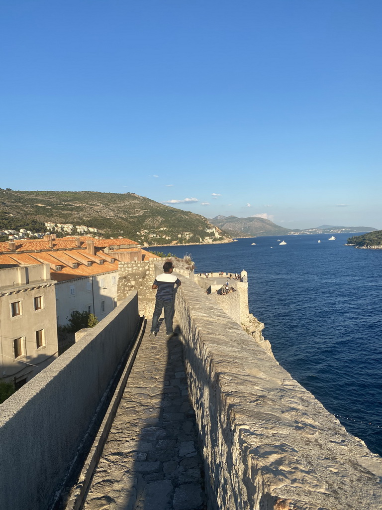 The top of the southern city walls, the Kula sv. Margarita fortress, the southern side of the Old Town and the Lokrum island