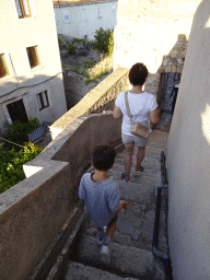 Miaomiao and Max on a staircase at the top of the southern city walls