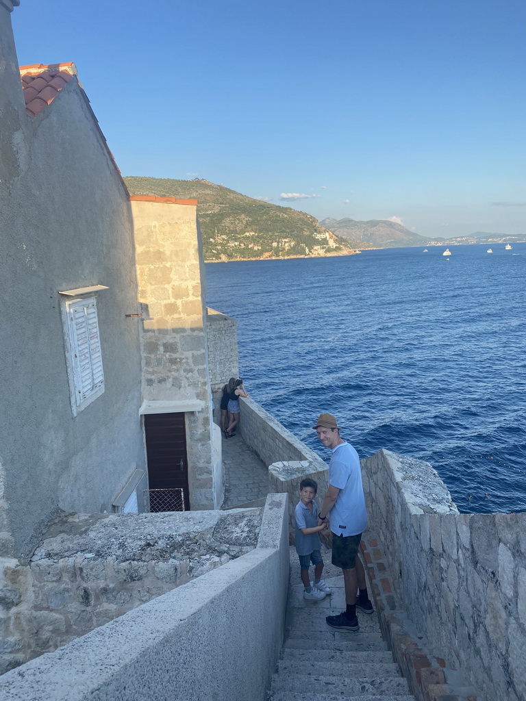 Tim and Max on top of the southeastern city walls