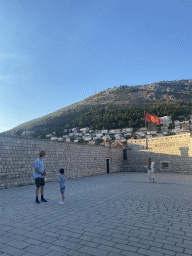 Tim and Max on top of the Tvrdava Svetog Ivana fortress, with a view on the north side of the city with Mount Srd