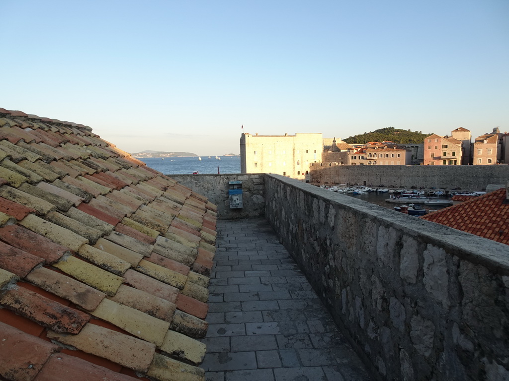 The top of the northeastern city walls, the Old Port and the Tvrdava Svetog Ivana fortress