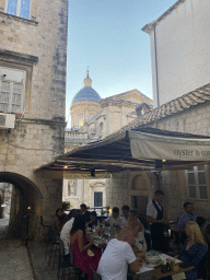 Terrace of the Bota are Oyster & Sushi Bar at the Ulica od Pustijerne street and the Dubrovnik Cathedral
