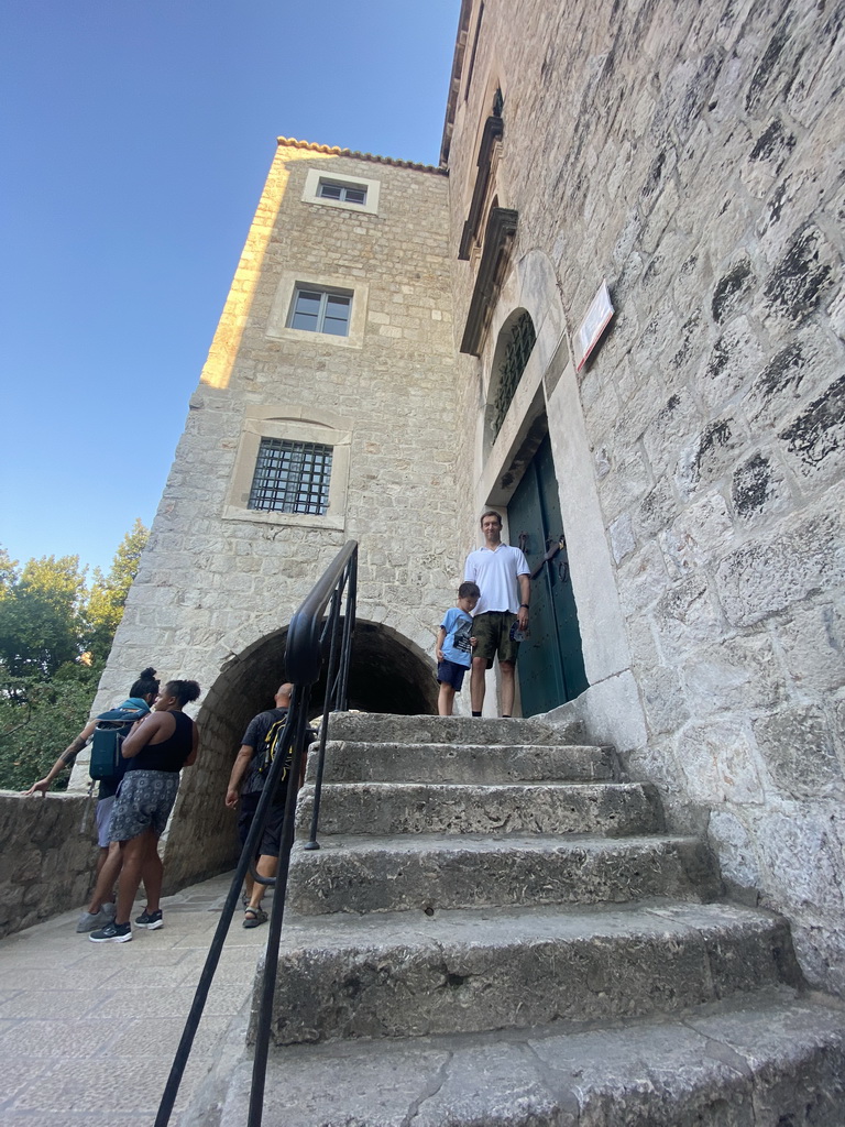 Tim and Max in front of the entrance to the Ethnografic Museum Rupe at the Ulica od orte street