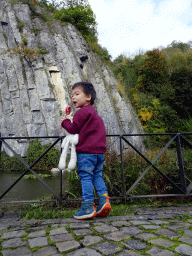Max with a lolly in front of the Anticline Durbuy at the Chemin Touristique road
