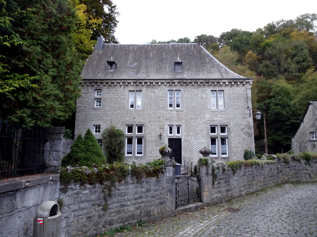 Building at the Rue des Récollectines street