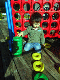 Max playing at the terrace of the Topiary Park