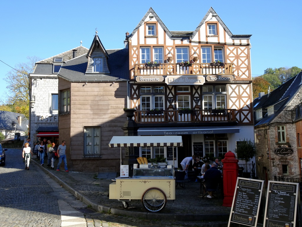 Front of the Brasserie La Vieille Demeure at the Rue du Comte Théodule d`Ursel street