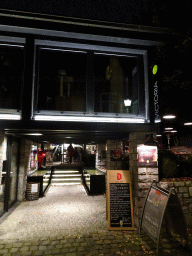 Front of the Restaurant Victoria at the Rue Alphonse Eloy street, by night