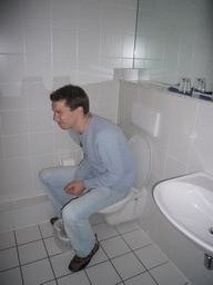 dusseldorf_1_019 - 123 kb - 768x1024 - Tim on our toilet in the Hotel an der Kö Tim on our toilet in the Hotel an der Kö