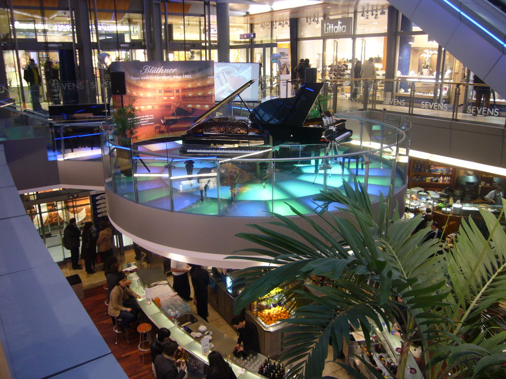 Piano inside the Kö galerie shopping mall