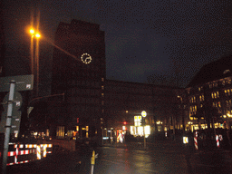 The Heinrich-Heine-Platz square, with the Wilhelm-Marx-Haus, by night