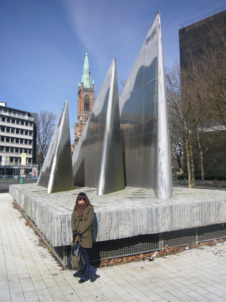 Miaomiao, the Mack Brunnen fountain and the Johanneskirche church