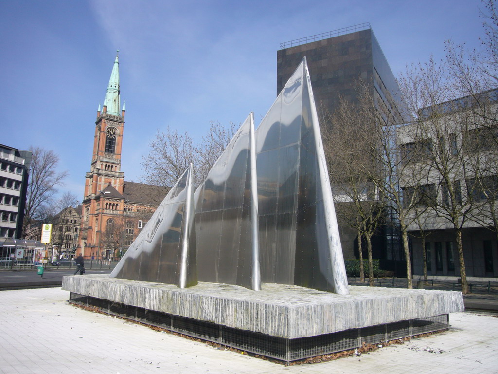 The Mack Brunnen fountain and the Johanneskirche church