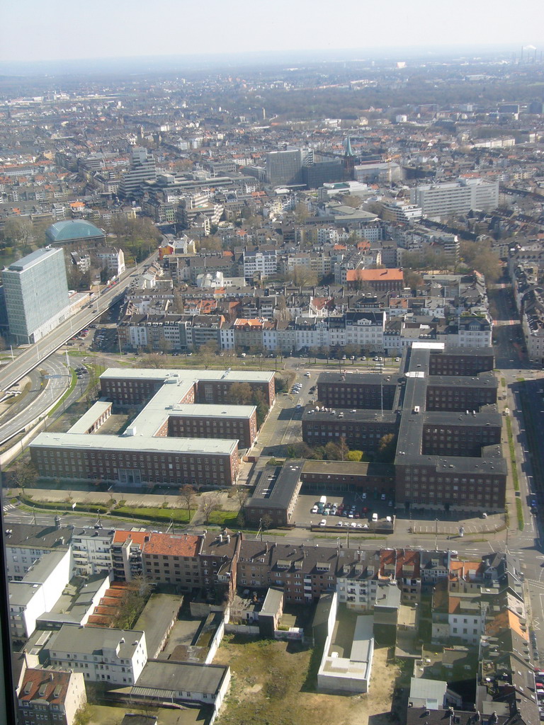 View on the Polizeipräsidium, the Schwanenspiegel and the Ständehaus, from the Günnewig Rheinturm Restaurant Top 180