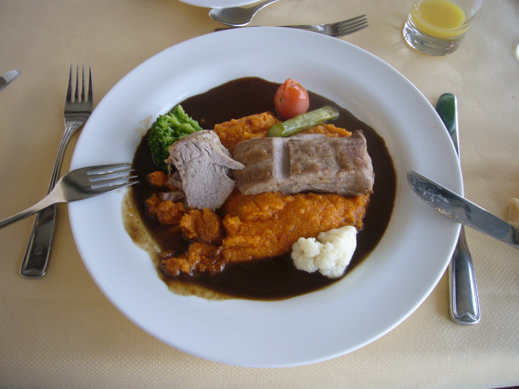 Dinner in the Günnewig Rheinturm Restaurant Top 180
