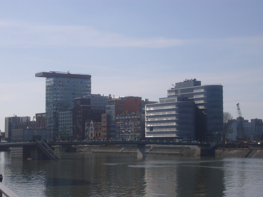 The Medienhafen, with the Roggendorf-Haus