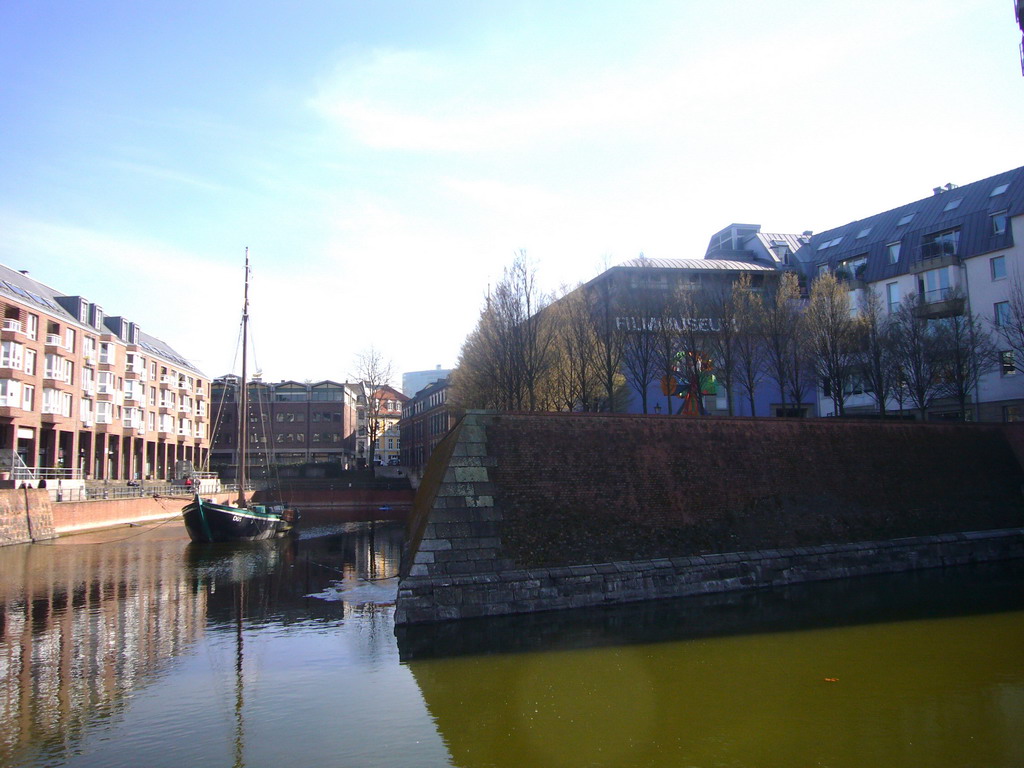 The inner harbour in front of the Filmmuseum Düsseldorf