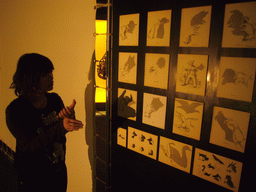 Miaomiao and hand shadow puppetry, in the Filmmuseum Düsseldorf
