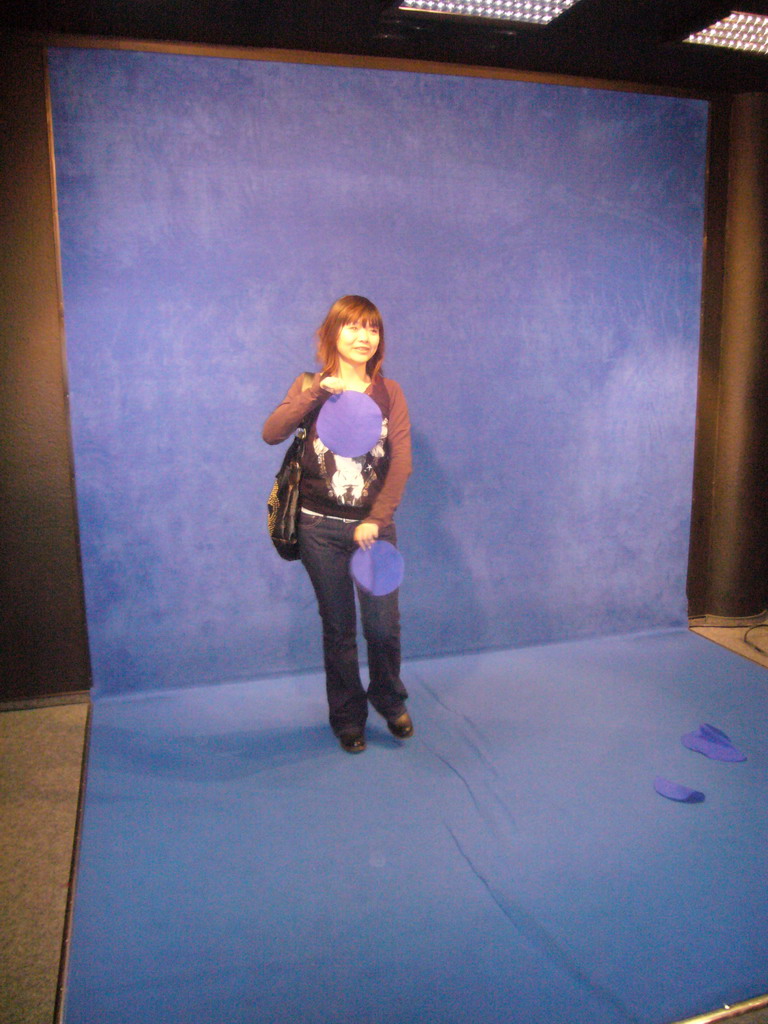 Miaomiao at a bluescreen, in the Filmmuseum Düsseldorf