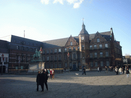 The Marktplatz square, the statue of Johann Wilhelm II von der Pfalz and the Düsseldorf City Hall