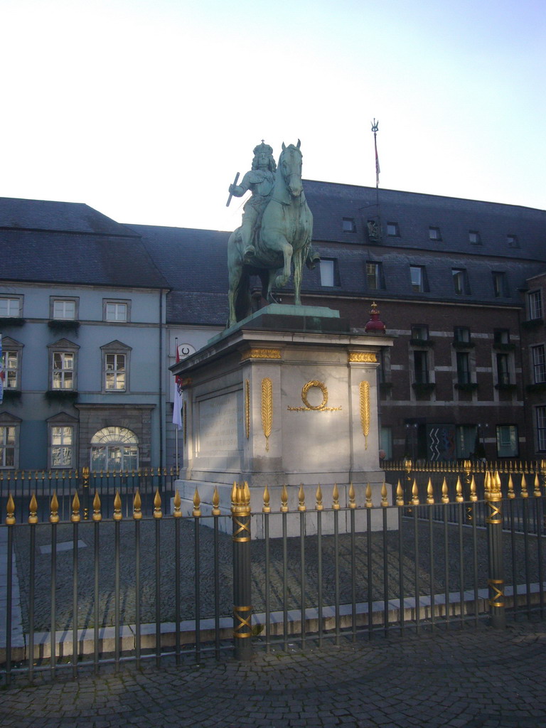 The statue of Johann Wilhelm II von der Pfalz at the Marktplatz square