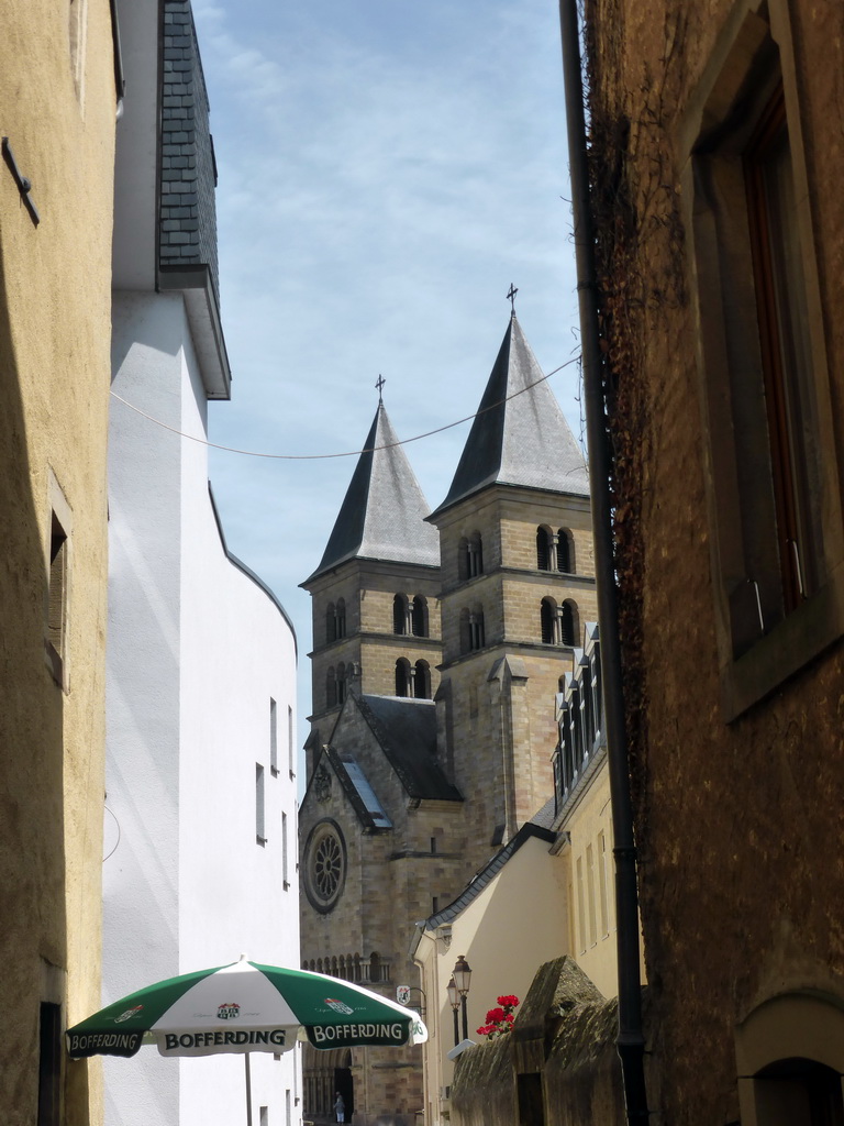 The front of the Basilica of St. Willibrord and the Gebaakenen Hof street