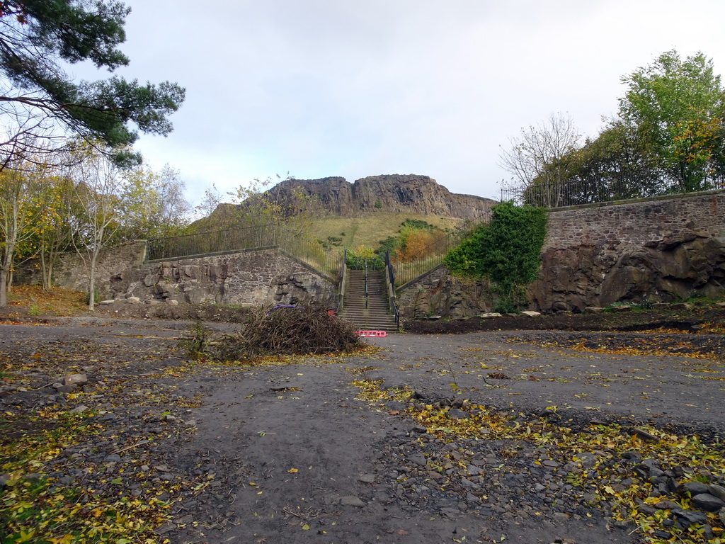 Square at the east side of Brown Street, with a staircase leading to the path to Holyrood Park with the Salisbury Crags