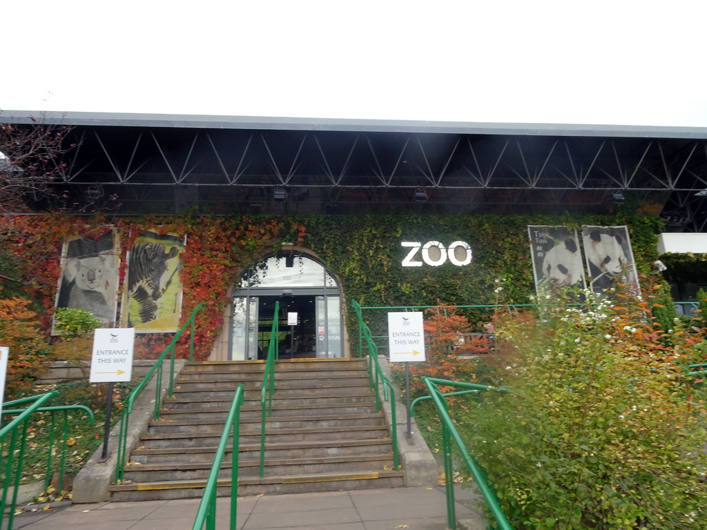 Entrance to the Edinburgh Zoo at Corstorphine Road