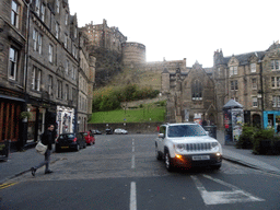 The King`s Stables Road and Edinburgh Castle, viewed from the taxi at West Port