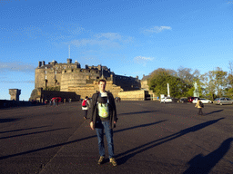 Tim and Max at the Esplanade in front of Edinburgh Castle