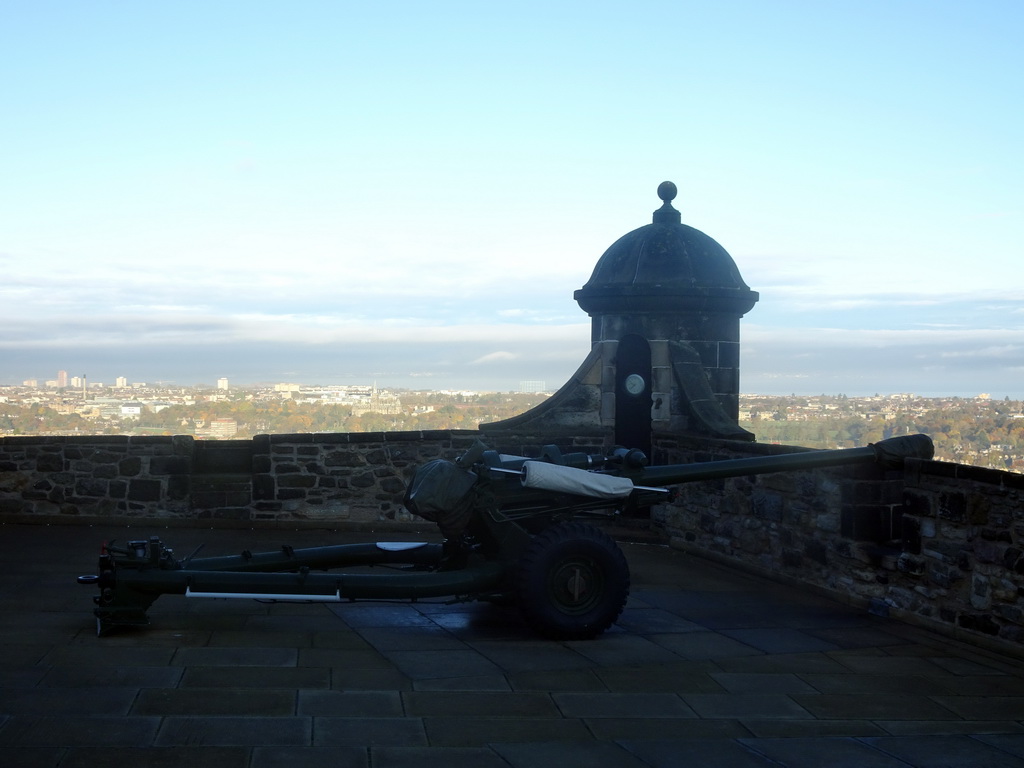 The One O`Clock Gun at Edinburgh Castle