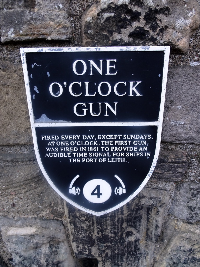 Information on the One O`Clock Gun at Edinburgh Castle