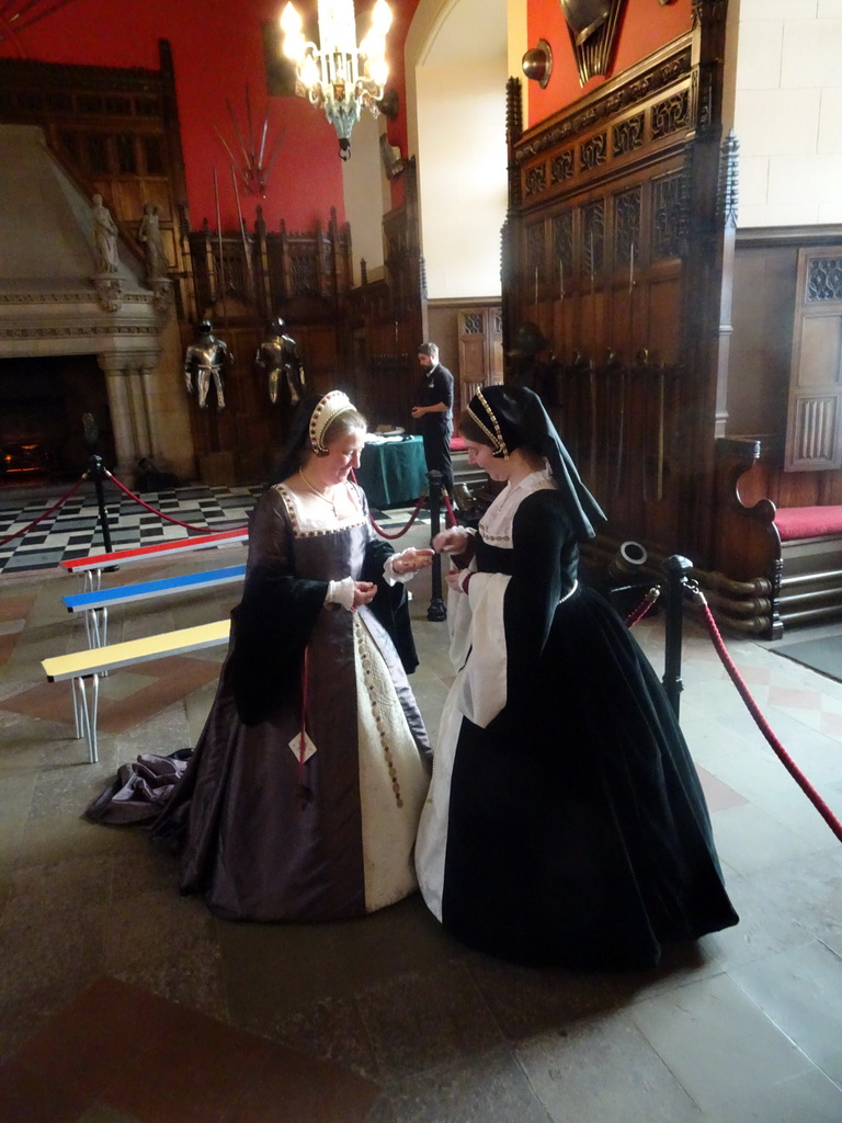 Women in traditional clothing in the Great Hall at Edinburgh Castle