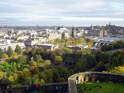 The Dog Cemetery, the Princes Street Gardens, the New Town, the National Gallery of Scotland, the Scott Monument, the Balmoral Hotel, the Edinburgh Waverley railway station and Calton Hill, viewed from the North Panorama at Edinburgh Castle