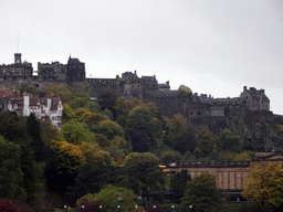 Princes Street Gardens, the National Gallery of Scotland and Edinburgh Castle, viewed from North Bridge
